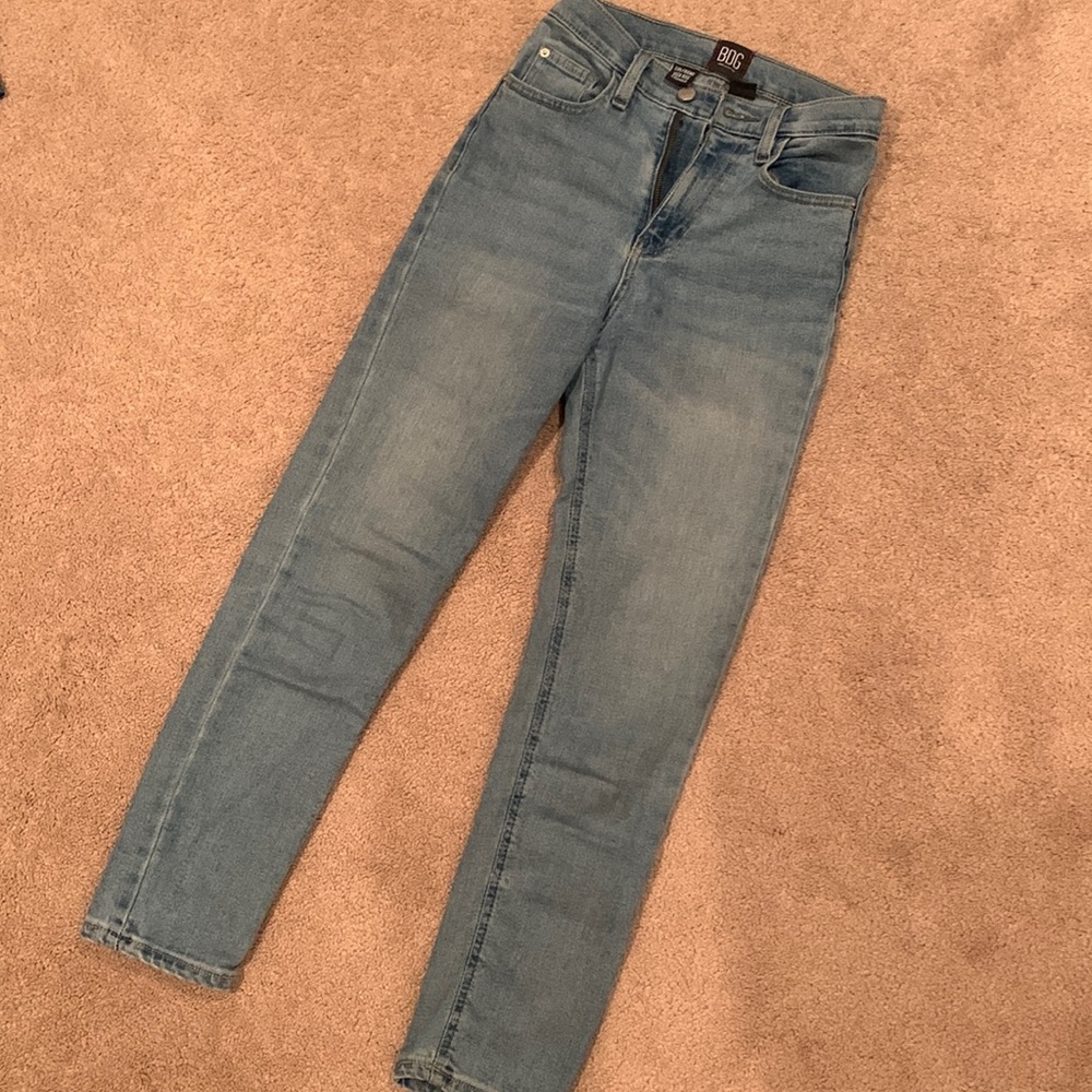 BDG Girlfriend High-rise cropped light wash blue jeans